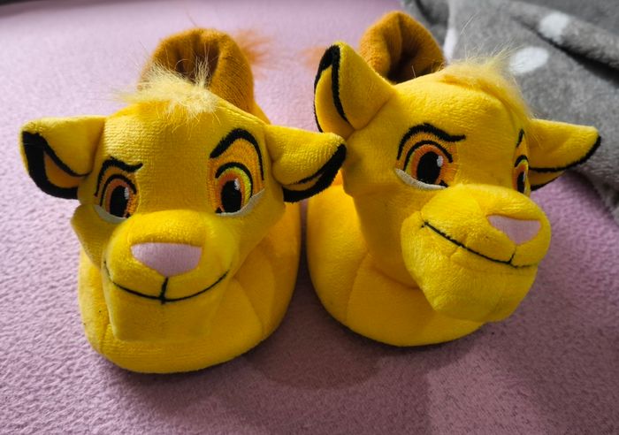 Chaussons Roi Lion taille 24