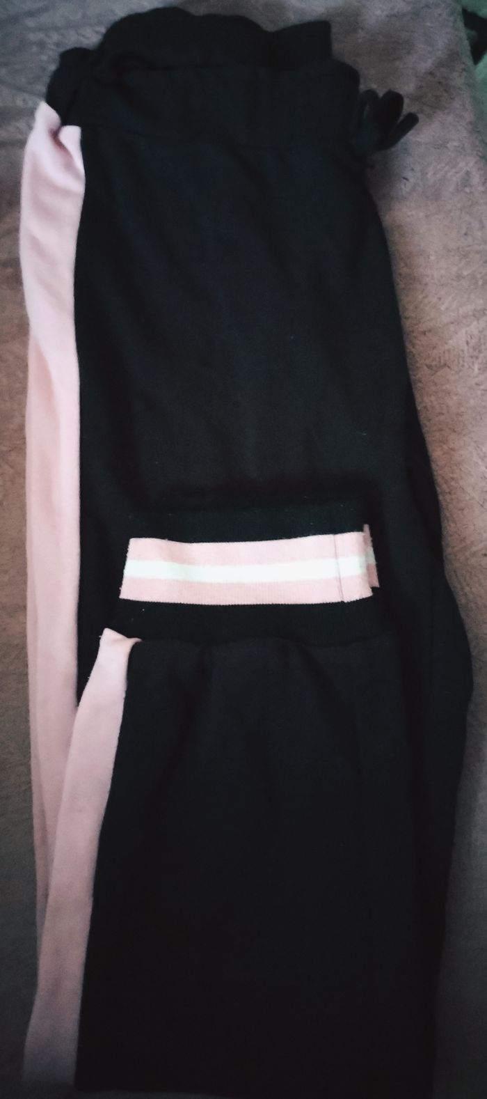 Jooging noir et rose clair en très bon état 👌🏻