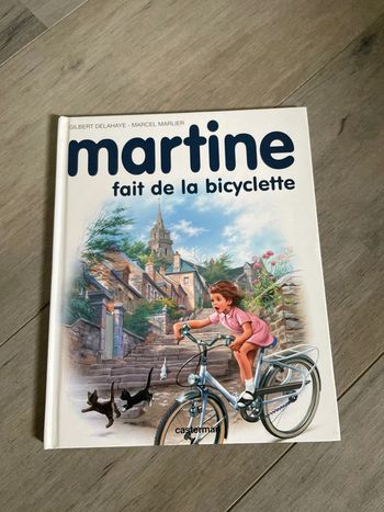 Martine fait de la bicyclette