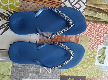 Claquettes bleu à strass 39