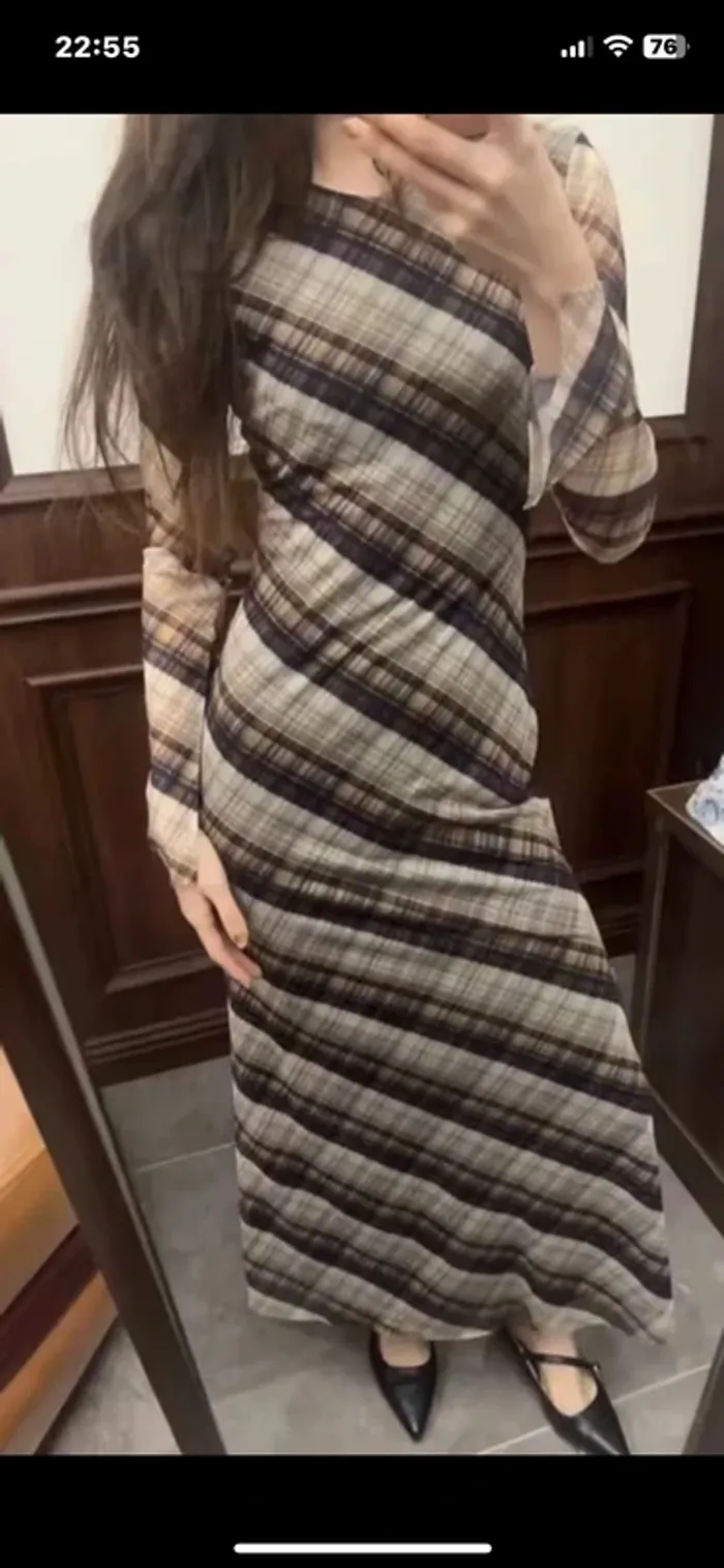 Jolie robe longue motif à carreaux Zara taille M