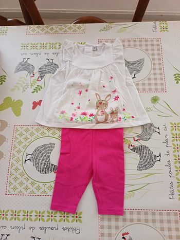 Ensemble bébé fille taille 6 mois