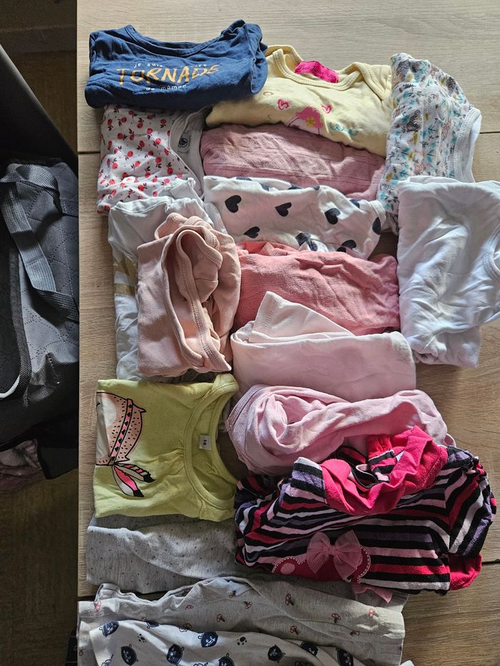 Lot de vêtements bébé fille 6mois - photo numéro 4