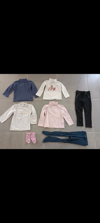 Lot vêtements bébé fille en 24 mois