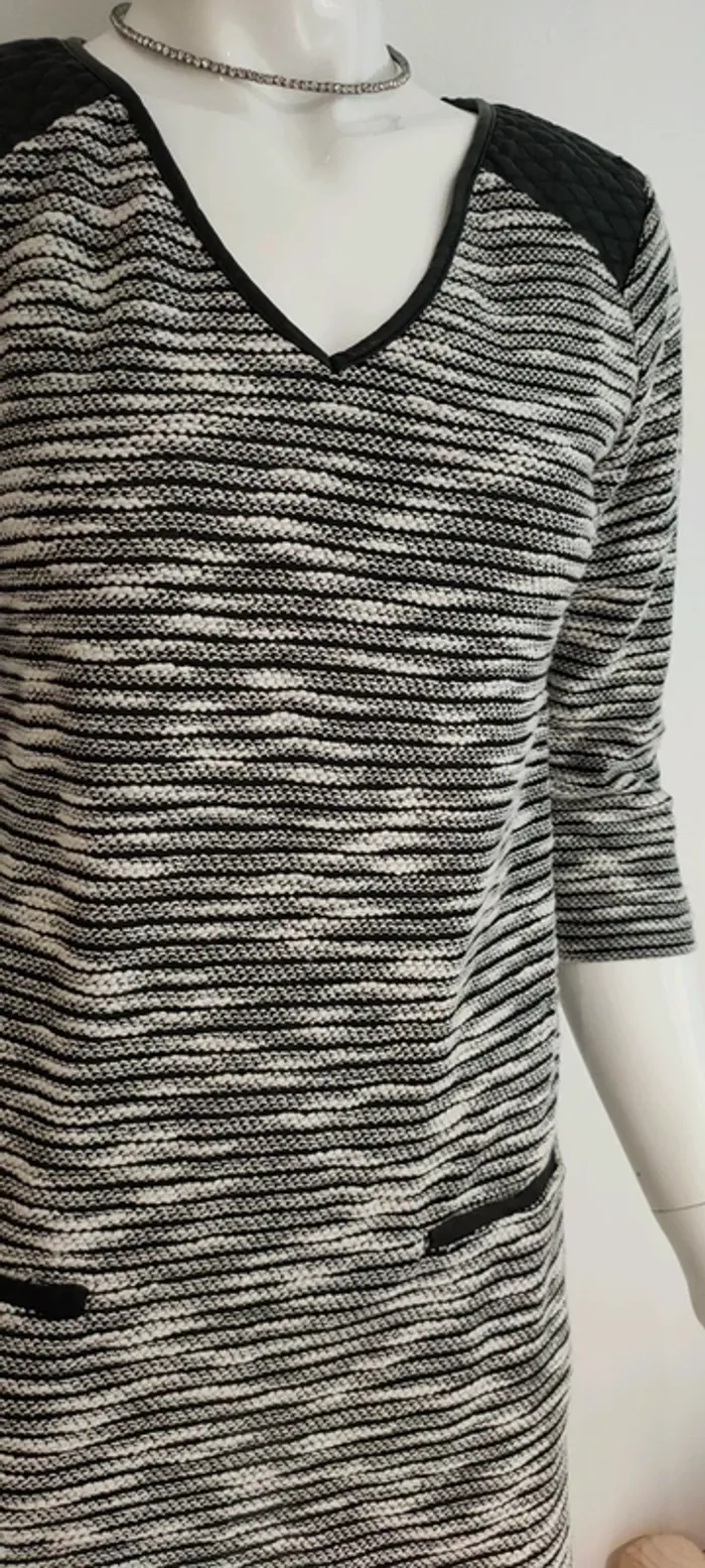 Robe ou tunique grise, état neuf - photo numéro 2