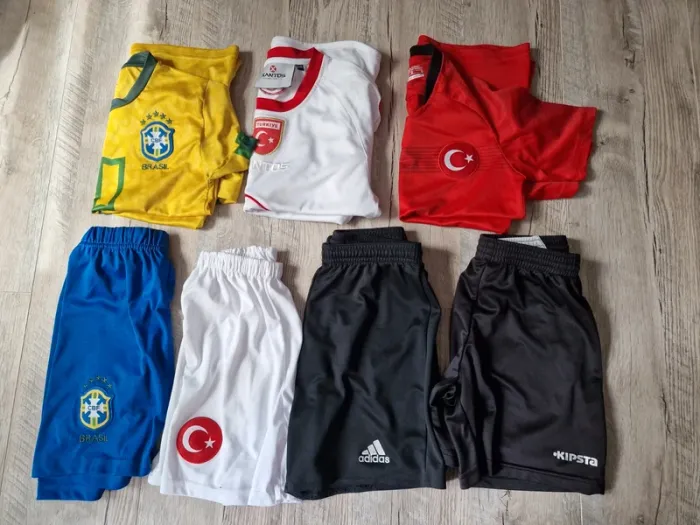 Lot vêtements football 8 ans