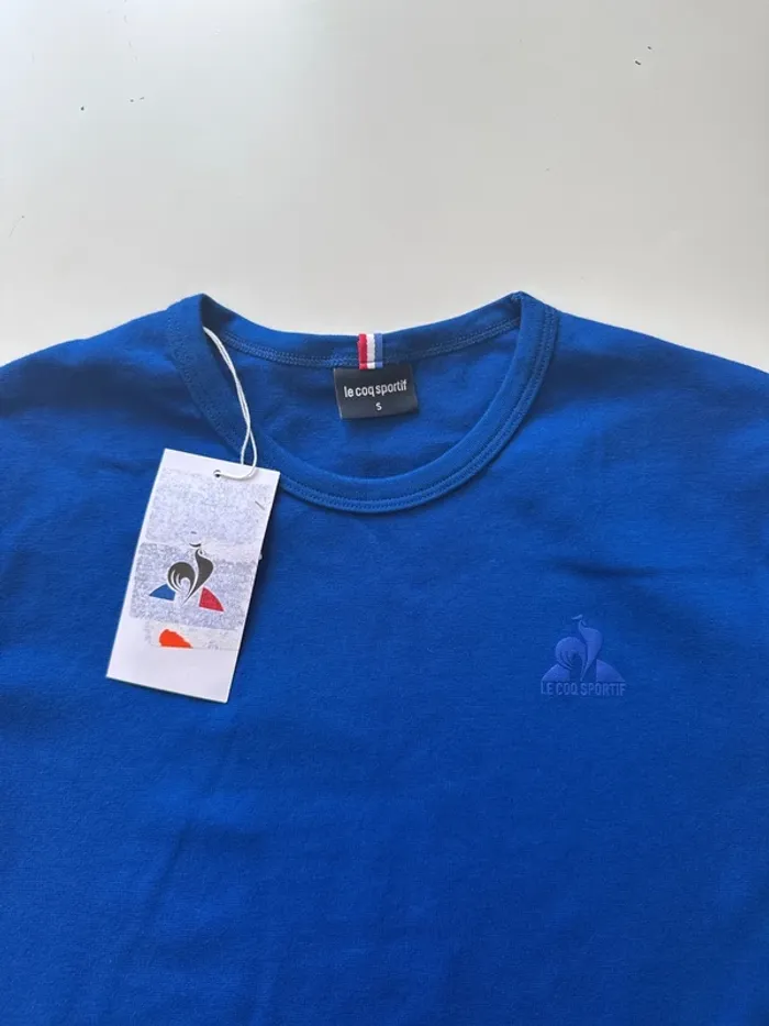 T-shirt Le Coq Sportif Bleu – Taille S – Neuf avec Étiquette - photo numéro 2