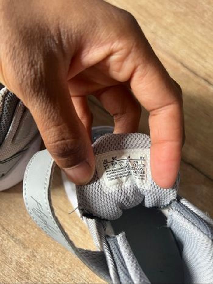 👟 Jordan Flight – Taille 21 - photo numéro 3