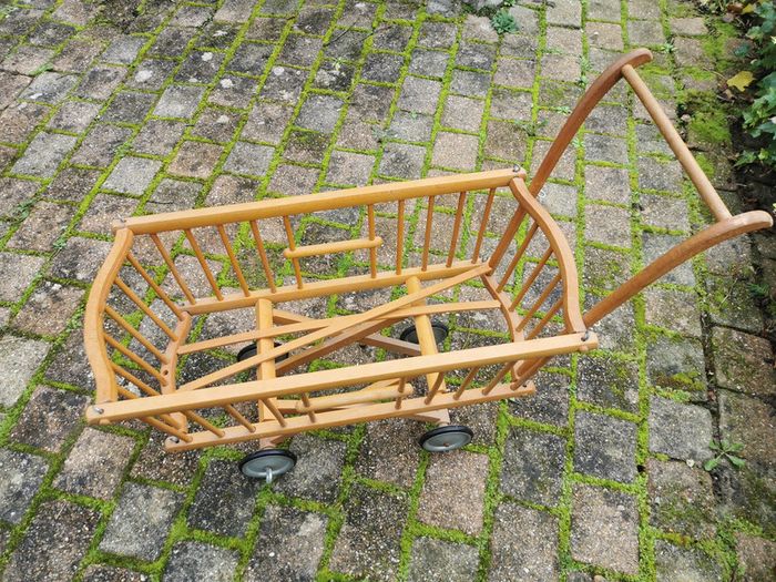 Berceau landeau en bois pour poupée vintage années 1970-1980 - photo numéro 6