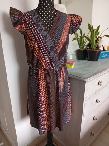 Robe légère, cache-cœur. Taille Unique 