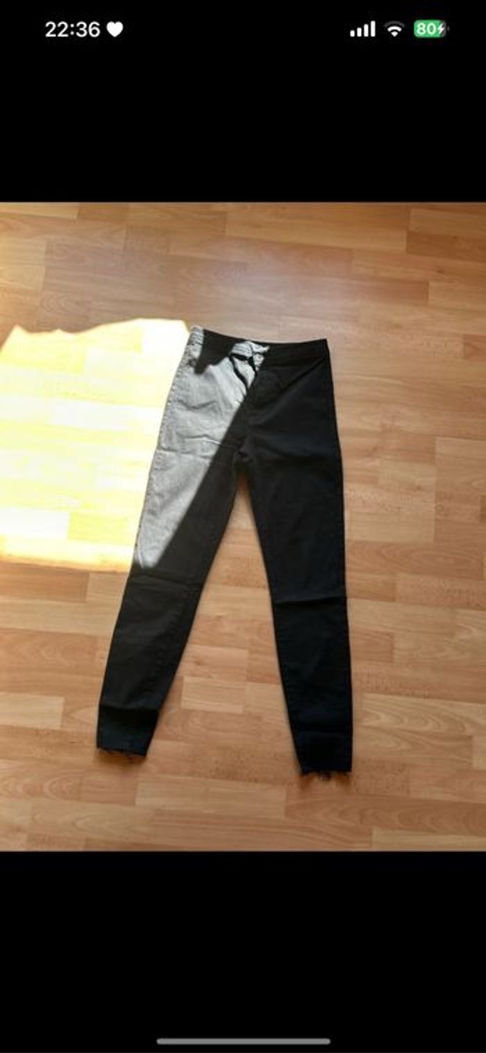 Jeans slim noir Bershka – Taille S – Très bon état - photo numéro 2