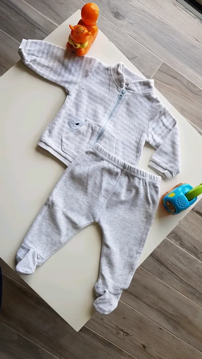 Pyjama 2 pieces 3 mois velours