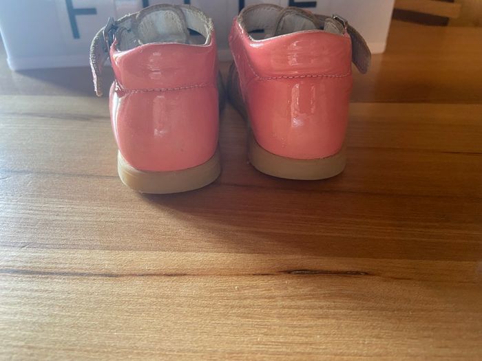 Sandales fille taille 20 - photo numéro 3
