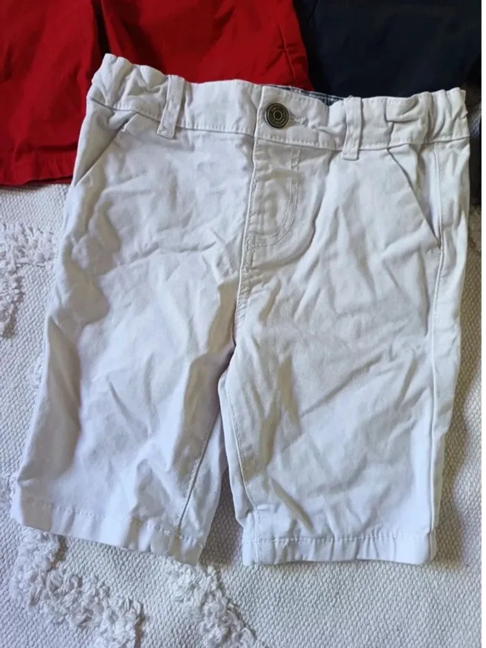 Lot 3 shorts bermudas 98cm - photo numéro 3