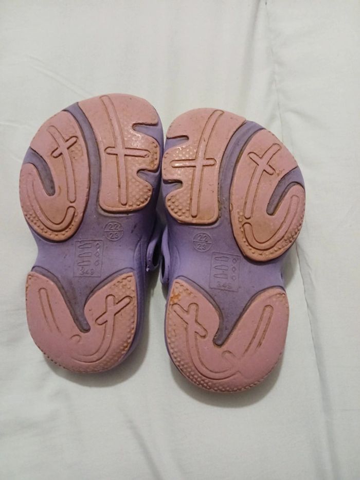 Crocs taille 22/23 - photo numéro 2