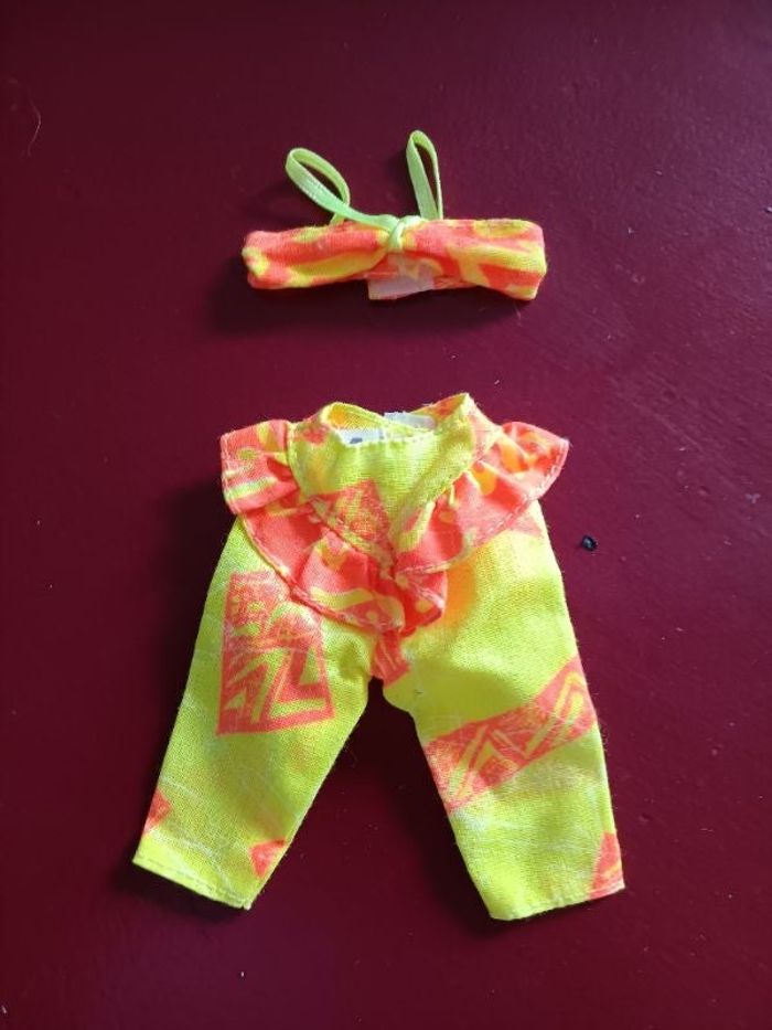 Tenue barbie très bon état 1991