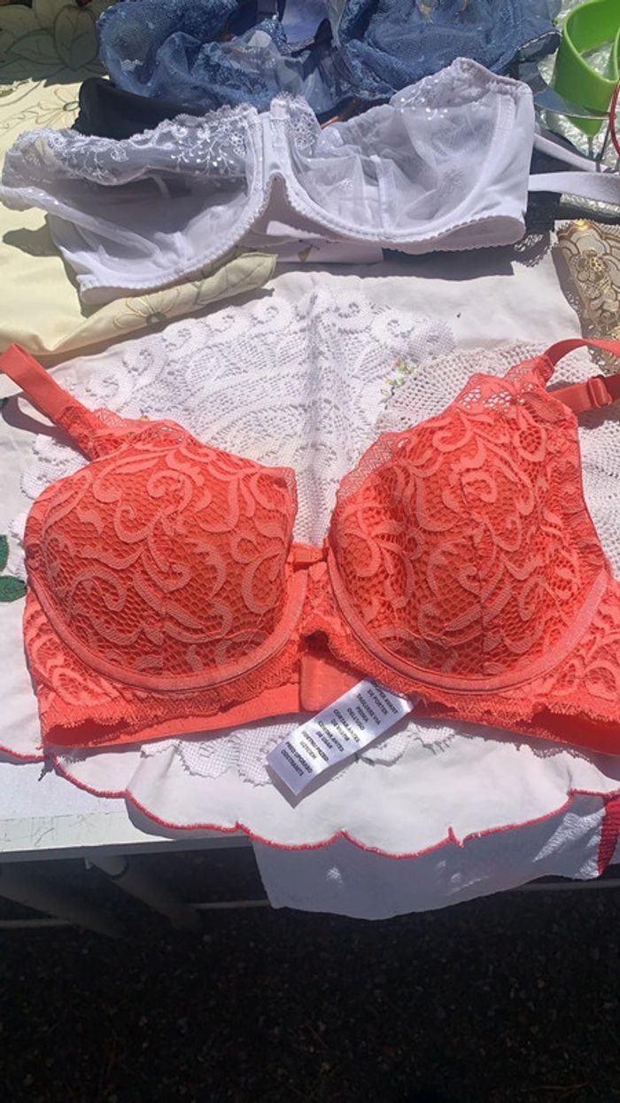 Lot de 5 soutien gorge taille 95C - photo numéro 4