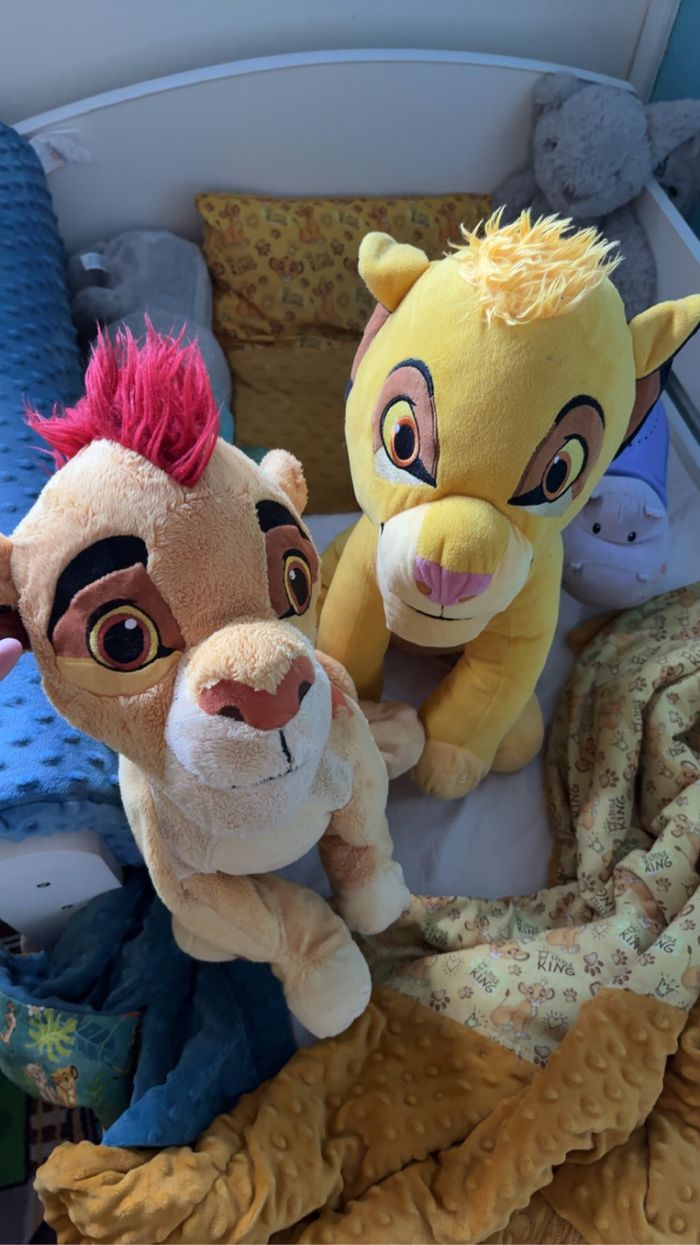 Peluche roi lion