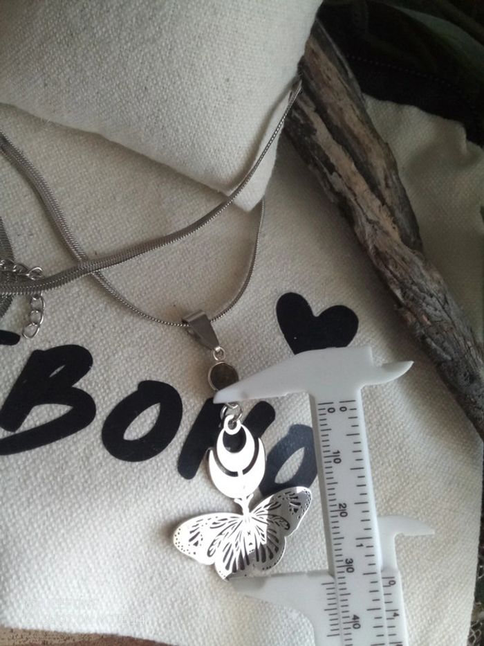 Collier labradorite papillon sphinx et double lune, argenté - photo numéro 3