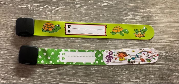 Lot de 2 bracelets d’identification - photo numéro 2