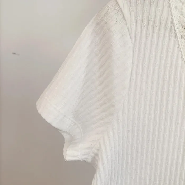T-shirt blanc côtelé col V en dentelle CMT taille M A934 - photo numéro 3