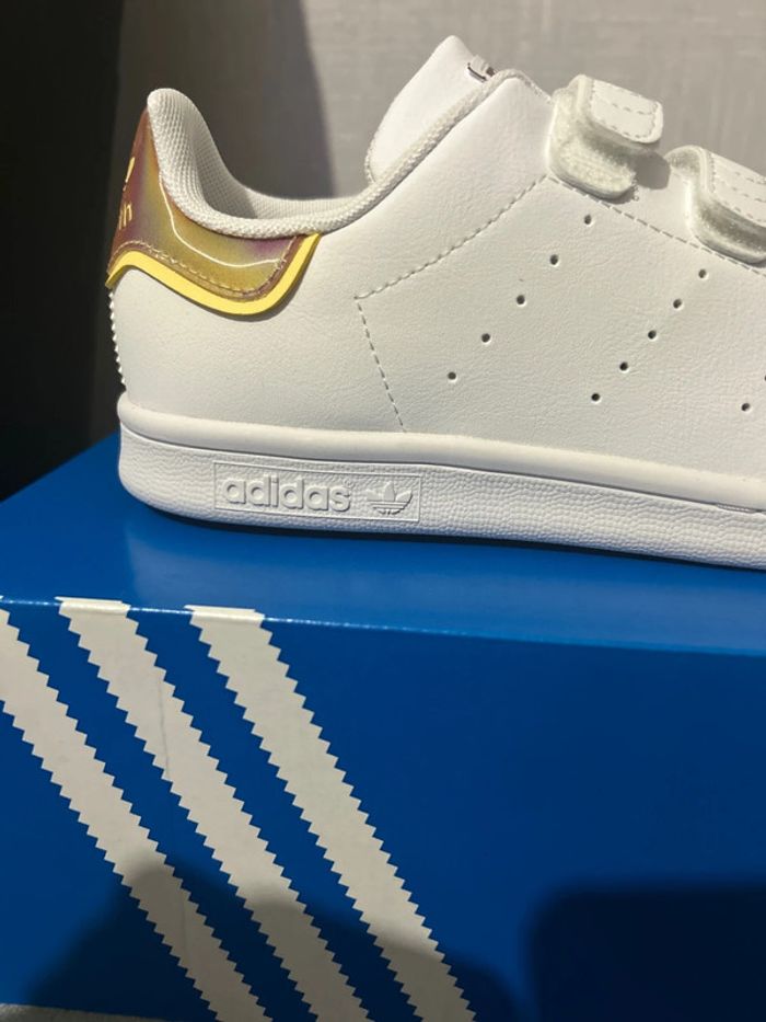 Baskets blanche Stan Smith Adidas à scratch 34 - photo numéro 2
