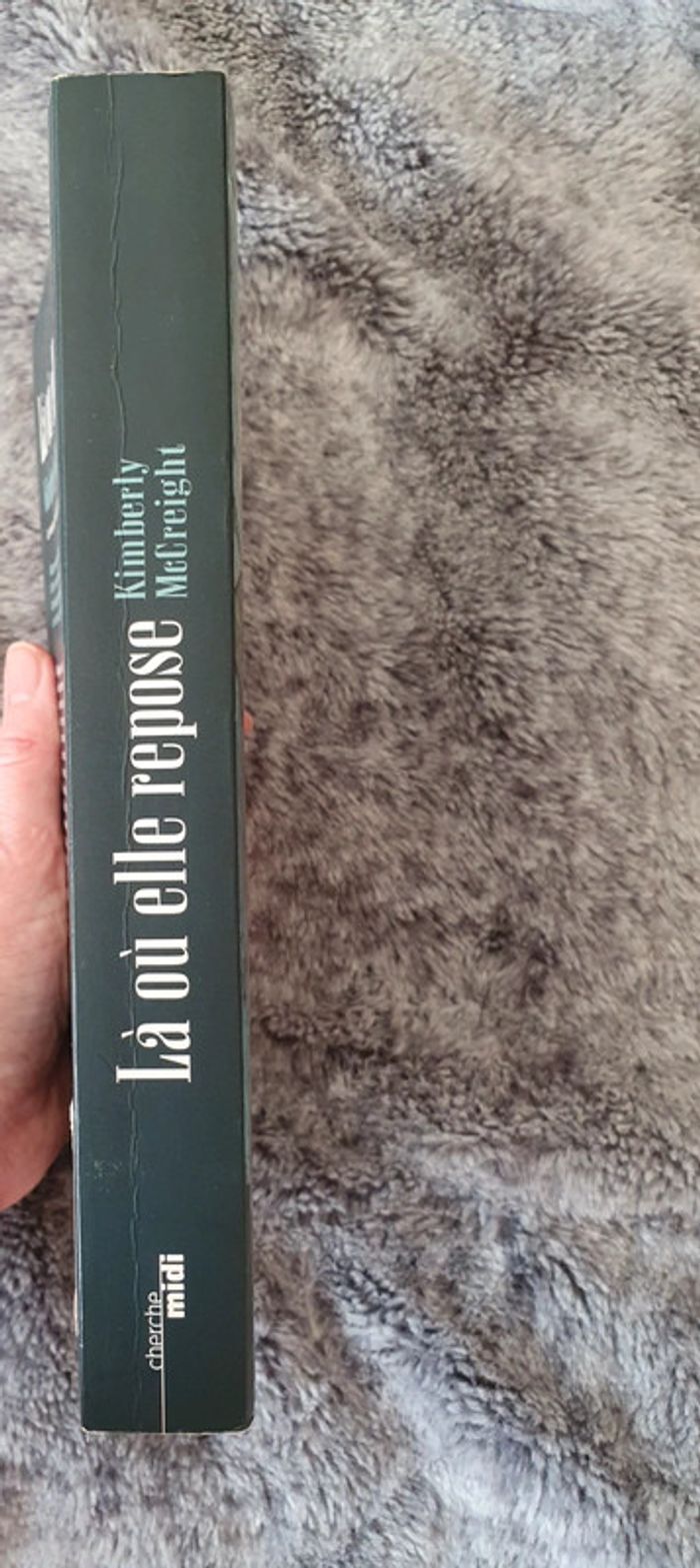 Livre Là où elle repose Kimberley McCreight - photo numéro 3