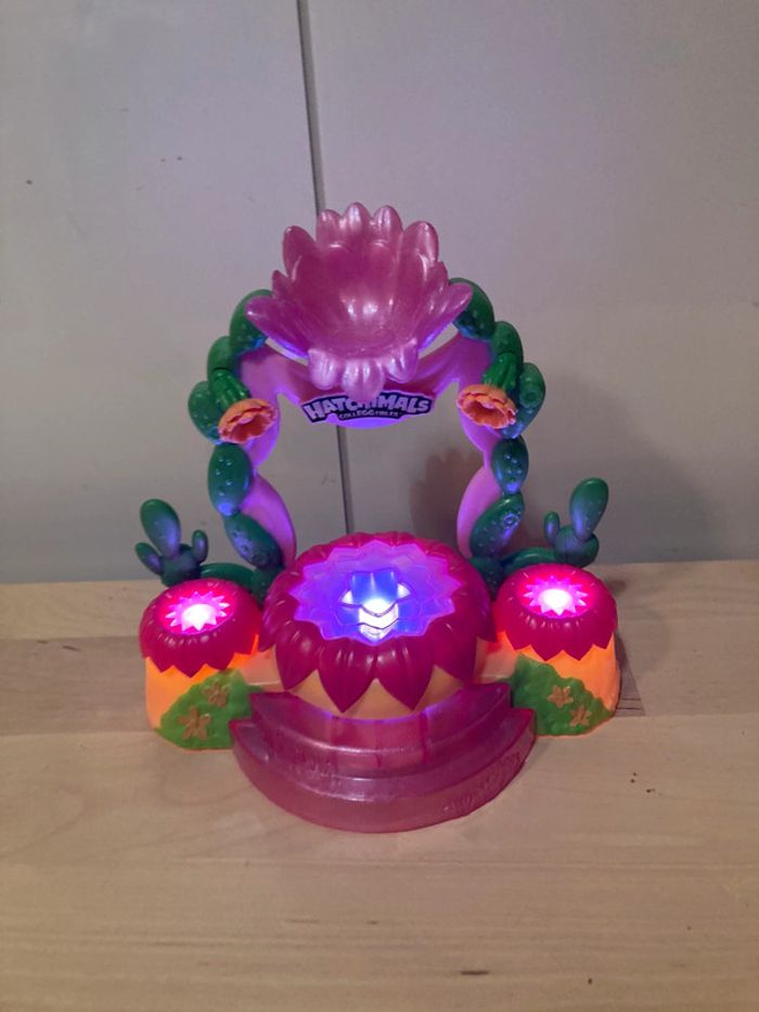 Hatchimals coffret tous en scène + 3 hatchimals - photo numéro 3