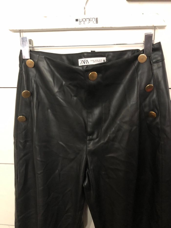 Pantalon habillée similicuir Zara . Taille M - photo numéro 6