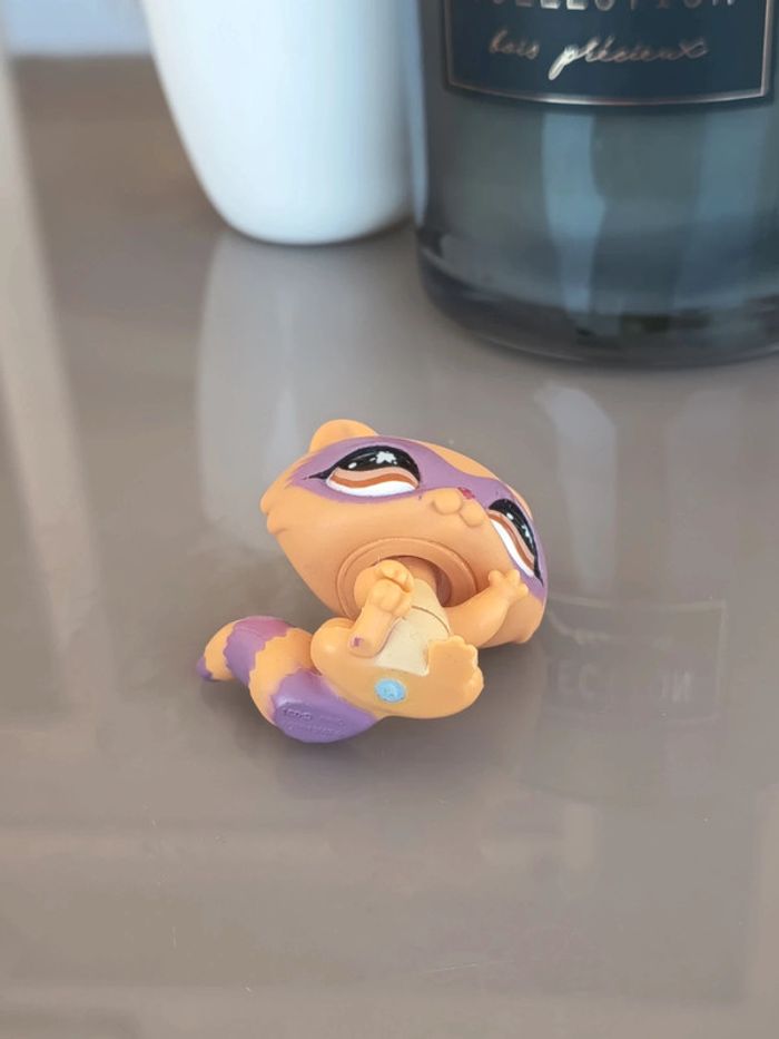Littlest Pet Shop #779
Tan orange and purple raccoon - photo numéro 3