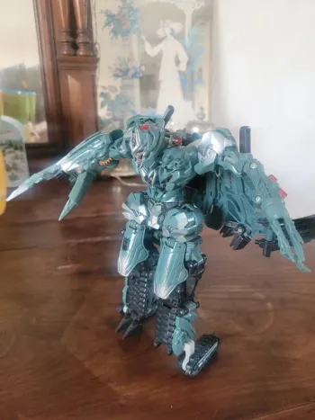 Vends transormers megatron incomplet hasbro 2019