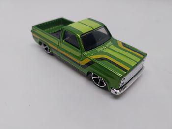 Hot Wheels '83 Chevy Silverado 2022