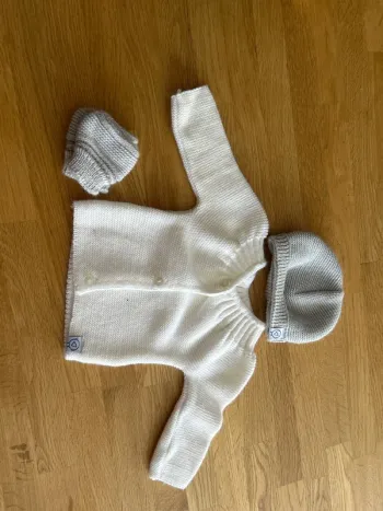 Ensemble brassière bonnet moufle