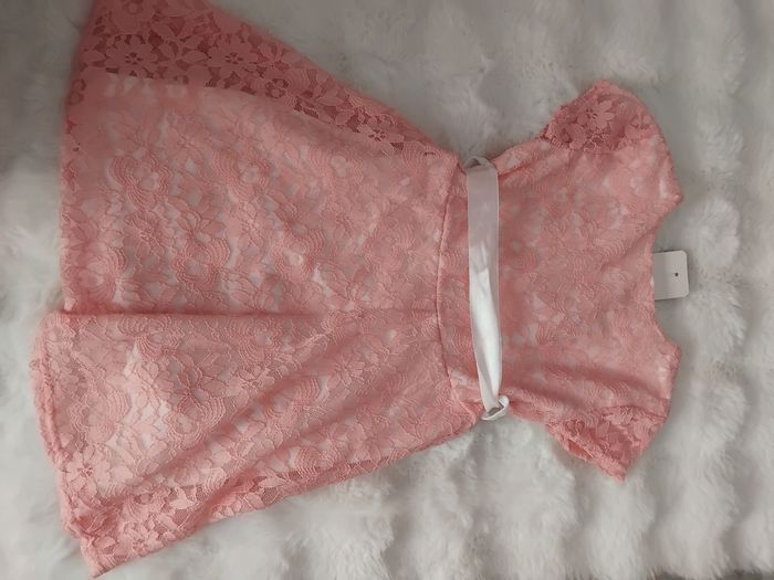Robe dentelle fille, Chic Cool ,neuf, 6 ans - photo numéro 4