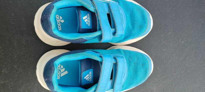 Paire de baskets Adidas T30 - photo numéro 3
