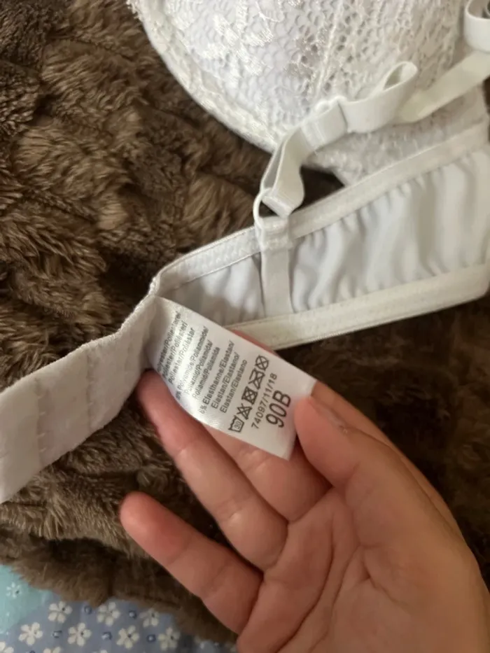 Soutien-gorge blanc - photo numéro 2