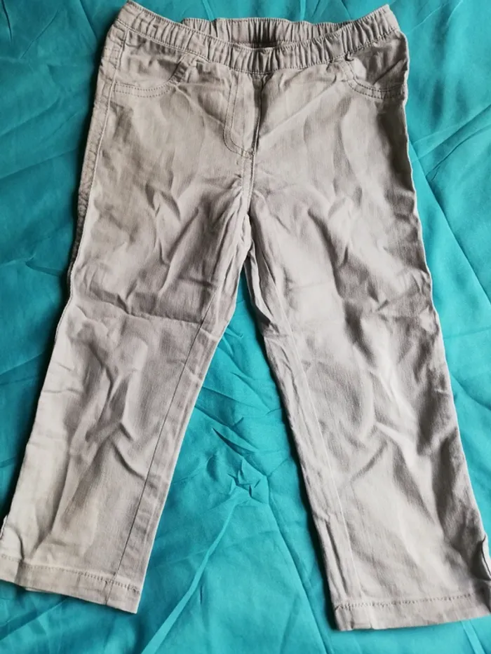 Pantacourt gris clair fille
