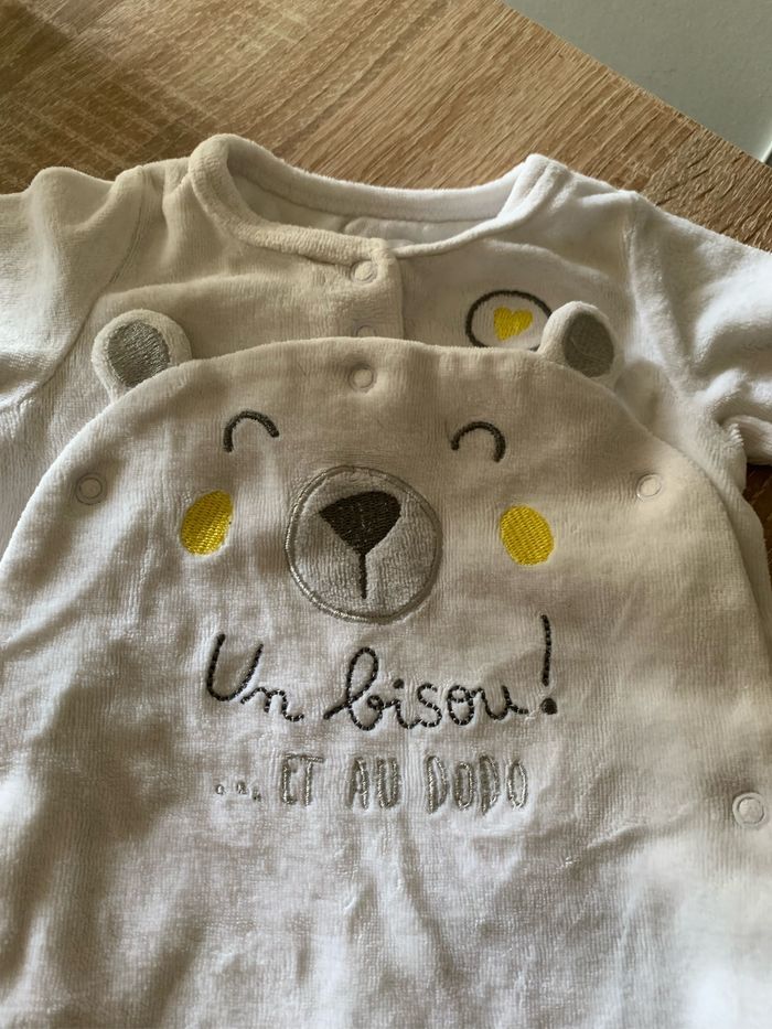 Pyjama Gémo un bisou et au dodo + 1 t shirt orchestra taille 1 mois - photo numéro 3