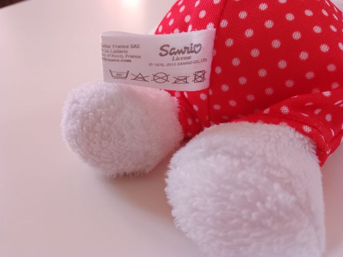 Peluche Hello Kitty 17 cms Sanrio - photo numéro 4