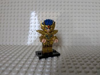 Figurine :  Deathmask , le Chevalier d'Or du Cancer , style Lego