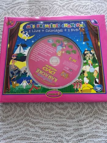 1livre +coloriages +1DVD Mes premières chansons