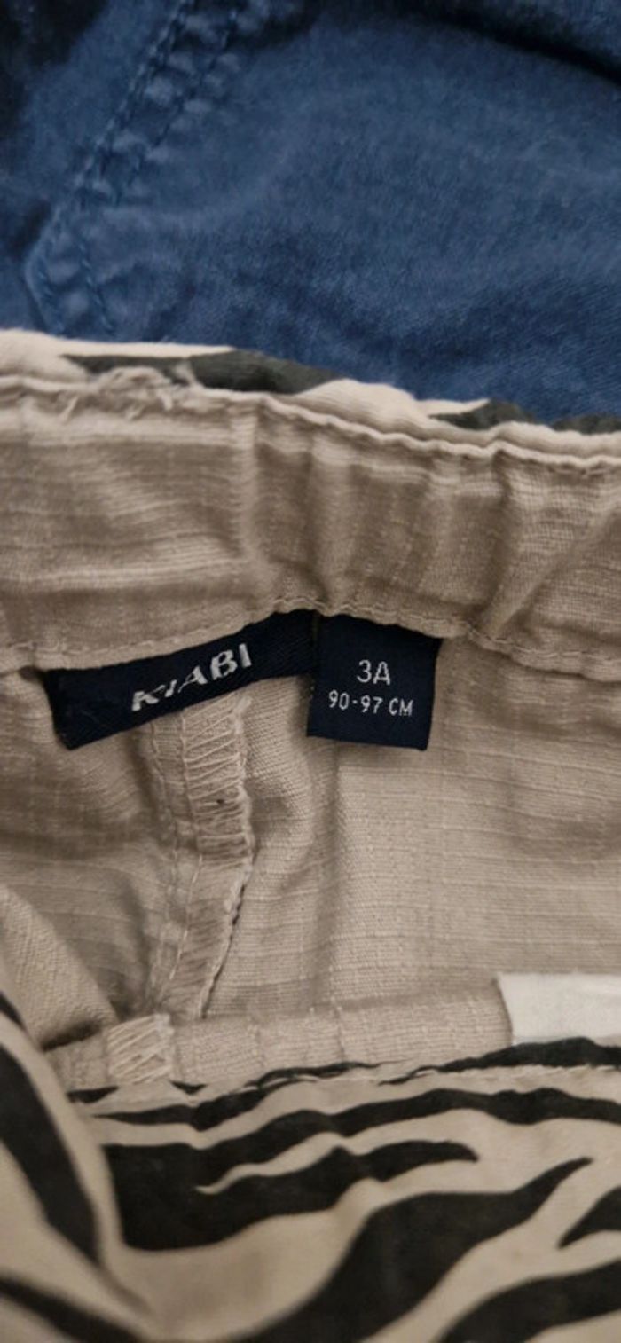 Lot avec short, pantacourf et salopette - 3 ans - photo numéro 10