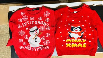 Lot 2 pulls de Noël Tex 2ans neuf