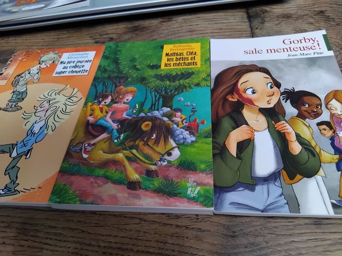 Lot de 3 livres : Gorby, sale menteus;Mathias,Clé, les bêtes  et les méchants; ma pire journée au collège super chouette.