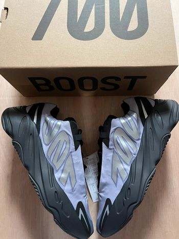 Yeezy Boost 700 Mnvn 45,5