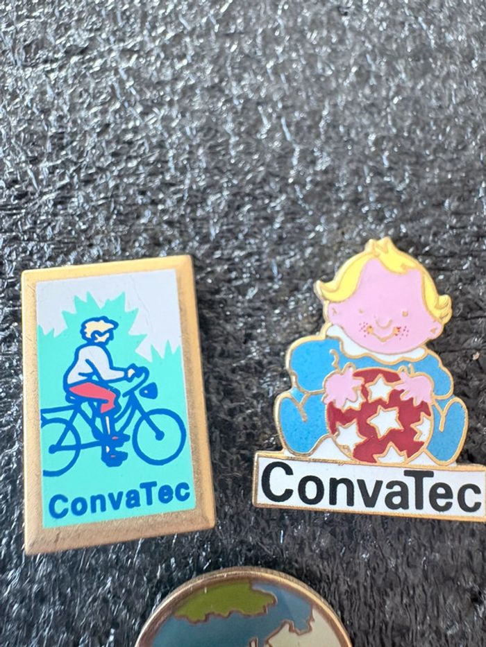 Lot 3 pin’s convatec - photo numéro 2