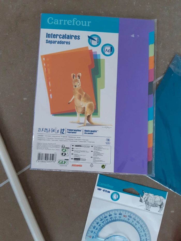 Lot de fournitures scolaires - photo numéro 2