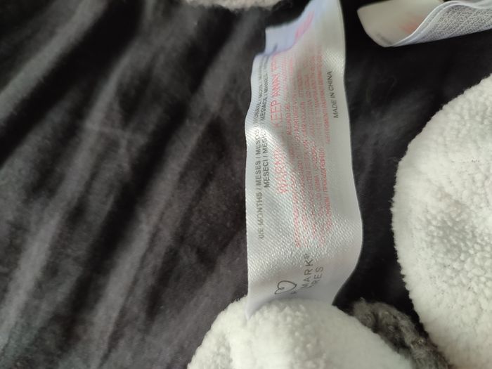 Ensemble bonnet et petite moufle gris a torsades - photo numéro 2