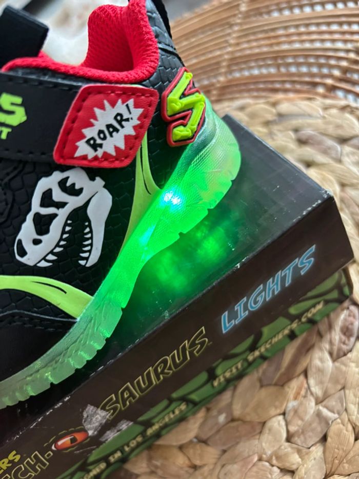 Paire de baskets Skechers, pointure 21 neuve - photo numéro 2