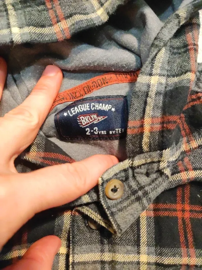 Chemise avec capuche 2 3 ans - photo numéro 5